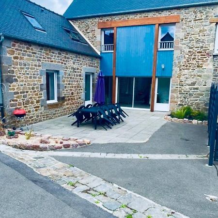 Le Gite De La Mongatelais Villa Roz-Landrieux Exteriör bild